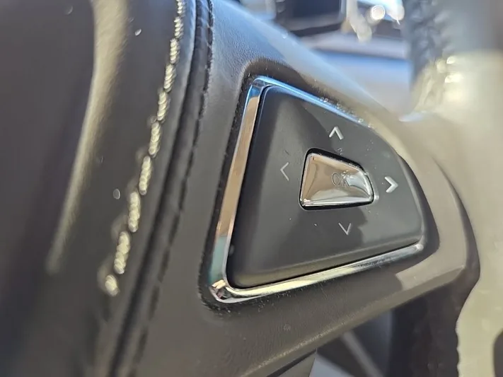 2017 Lincoln MKZ - view 16
