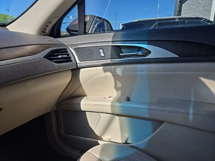 2017 Lincoln MKZ - view 27