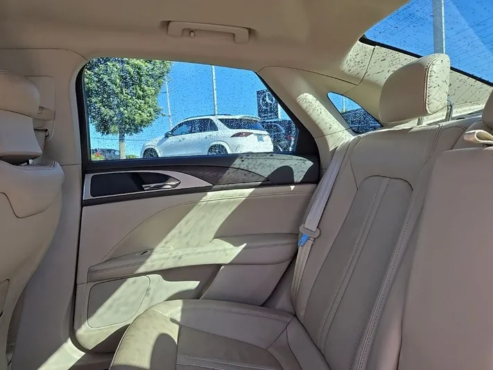 2017 Lincoln MKZ - view 35