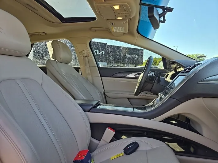 2017 Lincoln MKZ - view 37