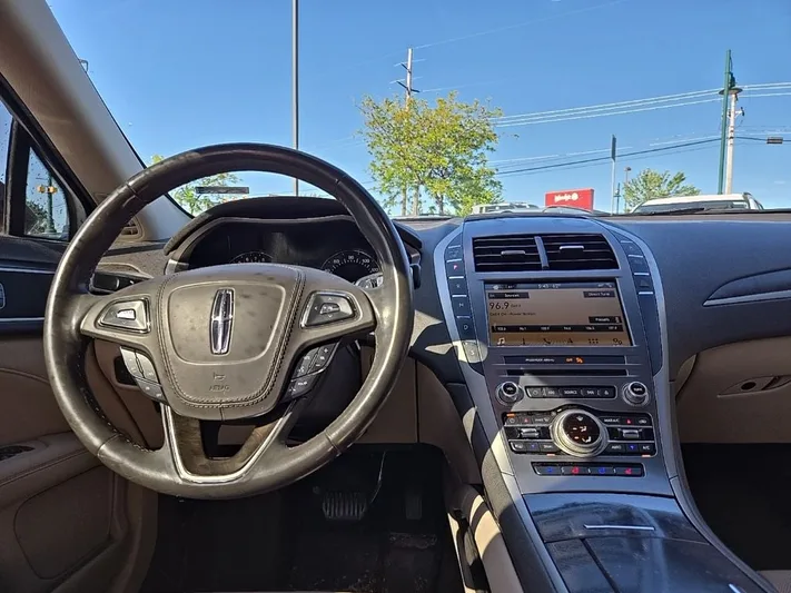 2017 Lincoln MKZ - view 39
