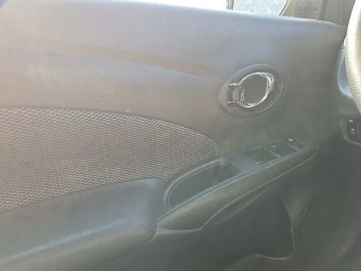 2019 Nissan Versa - view 14