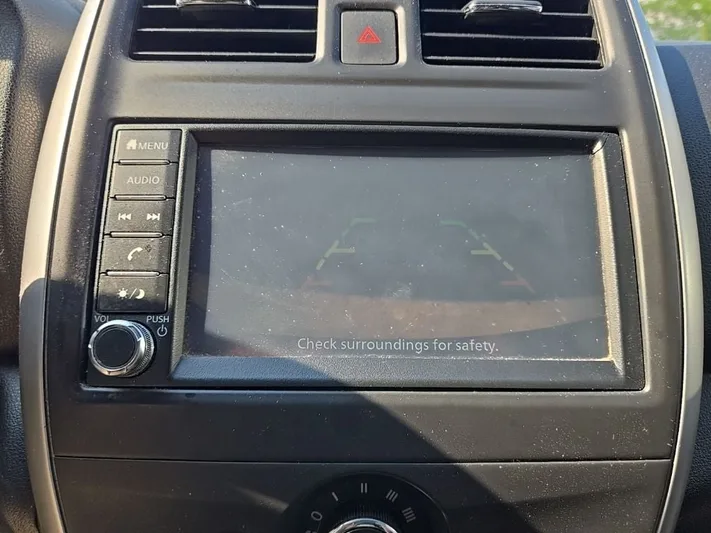 2019 Nissan Versa - view 17