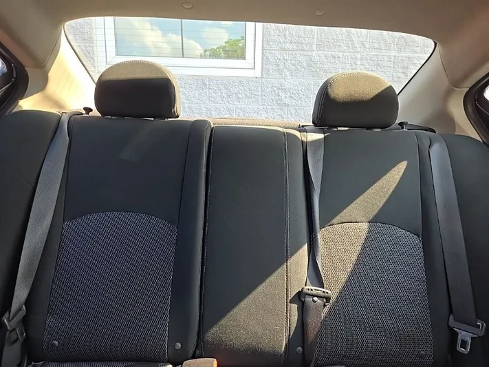 2019 Nissan Versa - view 22