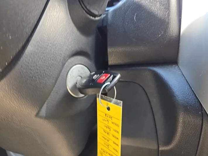 2019 Nissan Versa - view 23
