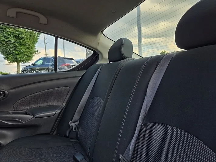 2019 Nissan Versa - view 25