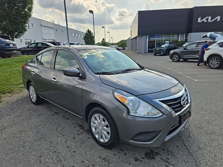 2019 Nissan Versa - view 29