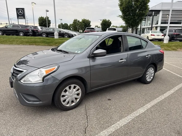 2019 Nissan Versa - view 3