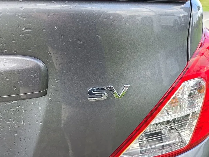 2019 Nissan Versa - view 32