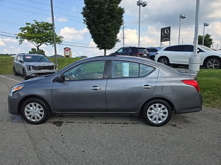 2019 Nissan Versa - view 36
