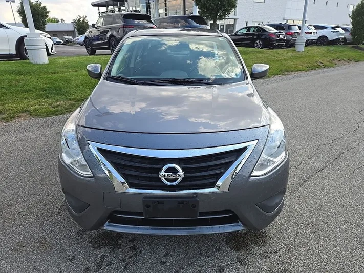2019 Nissan Versa - view 38