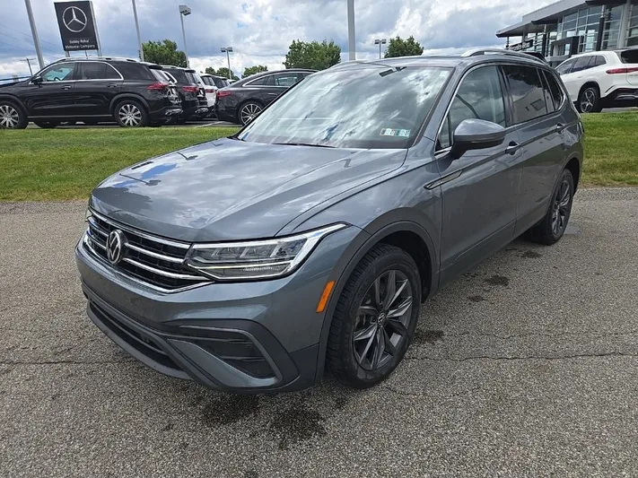 2022 Volkswagen Tiguan - view 10
