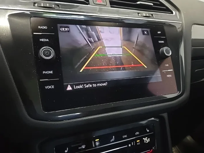 2022 Volkswagen Tiguan - view 29