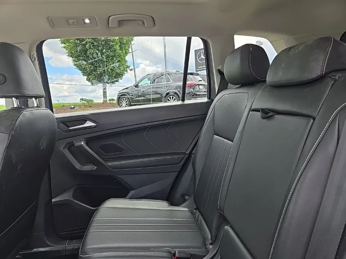 2022 Volkswagen Tiguan - view 32