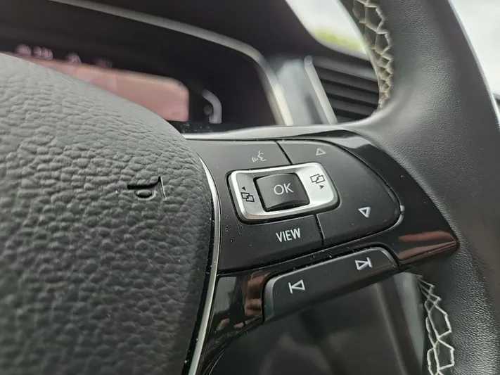 2021 Volkswagen Tiguan - view 13