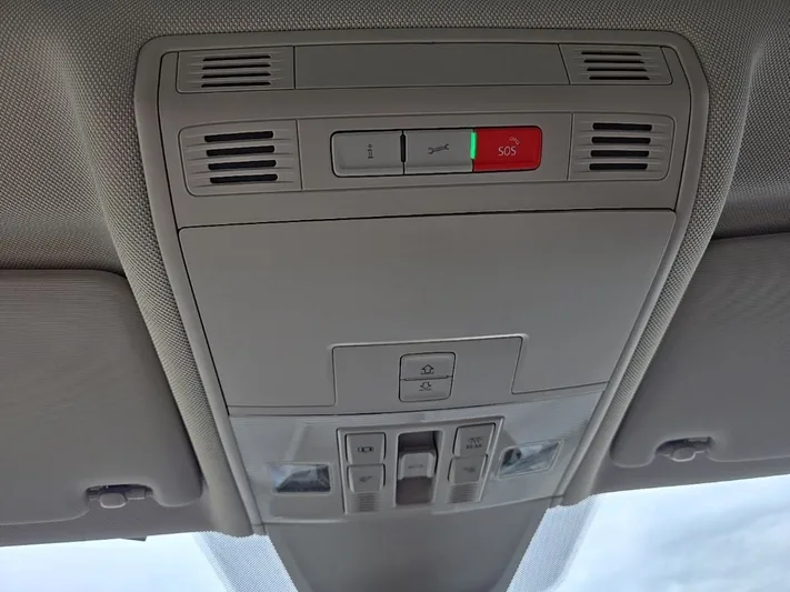 2021 Volkswagen Tiguan - view 17