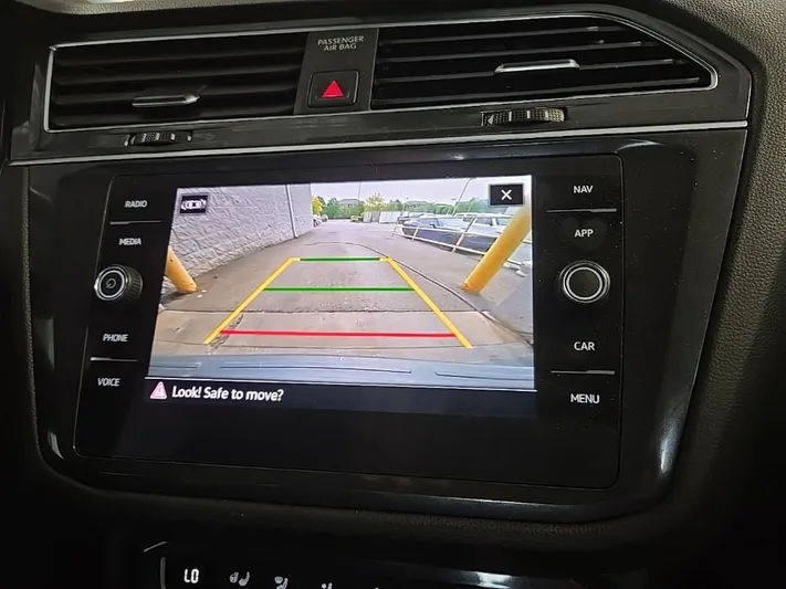 2021 Volkswagen Tiguan - view 22