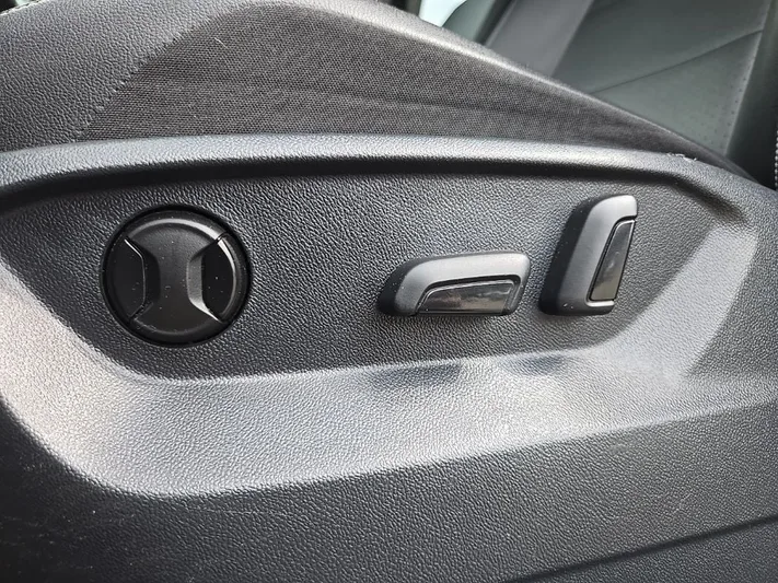 2021 Volkswagen Tiguan - view 29
