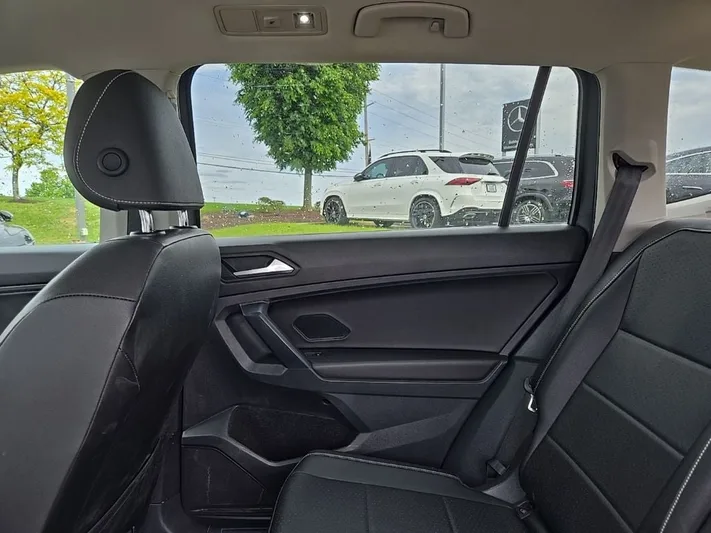 2021 Volkswagen Tiguan - view 31