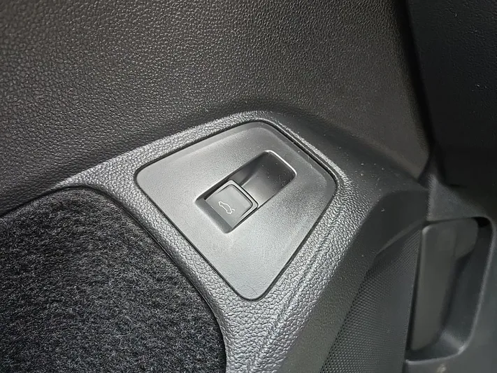 2021 Volkswagen Tiguan - view 38