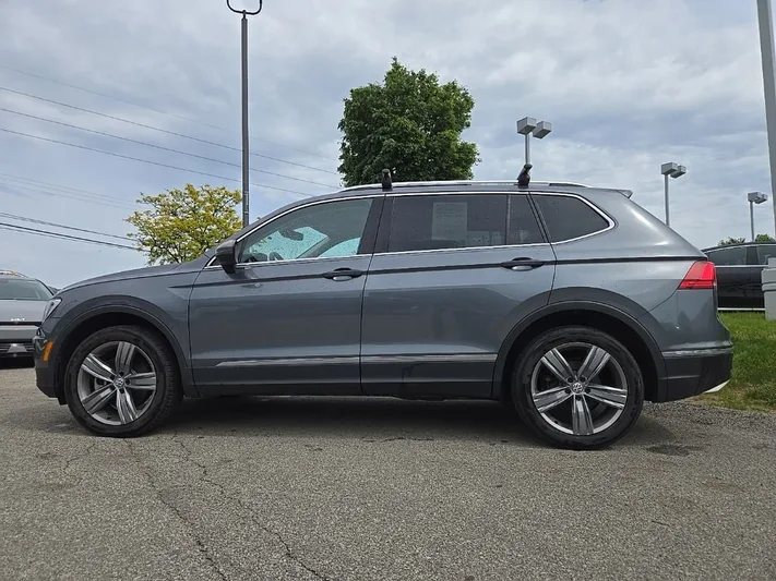 2021 Volkswagen Tiguan - view 9
