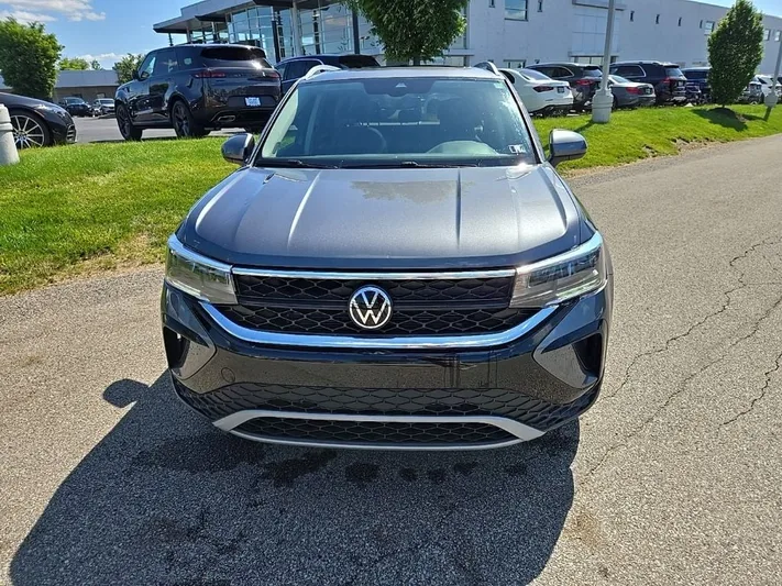 2022 Volkswagen Taos - view 12