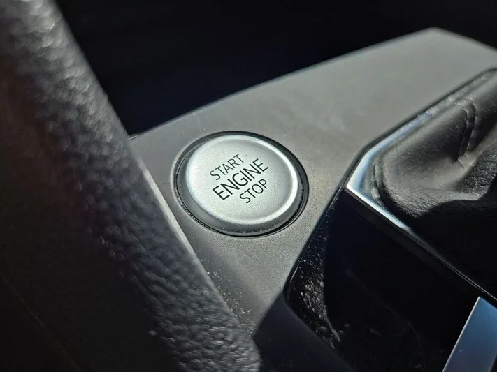 2022 Volkswagen Taos - view 14