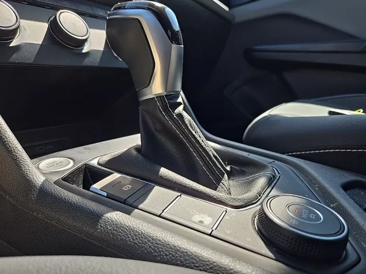 2022 Volkswagen Taos - view 15