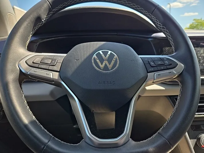 2022 Volkswagen Taos - view 16