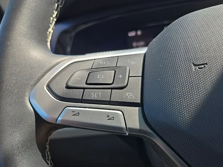 2022 Volkswagen Taos - view 18