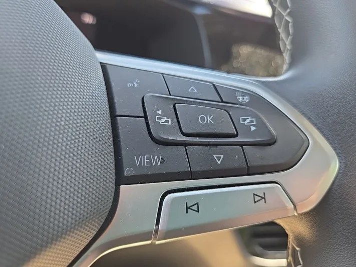 2022 Volkswagen Taos - view 19
