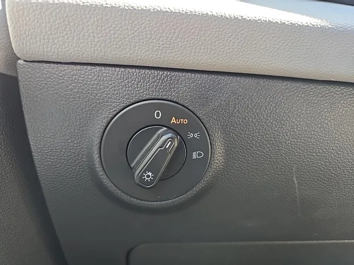 2022 Volkswagen Taos - view 22
