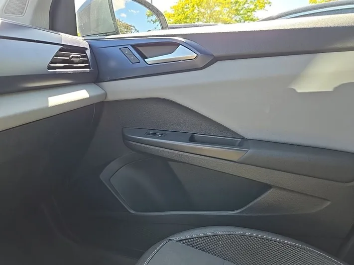 2022 Volkswagen Taos - view 23