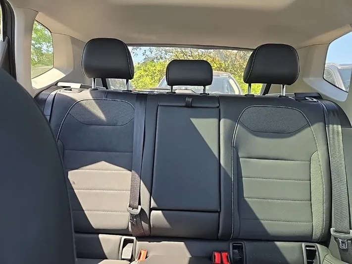 2022 Volkswagen Taos - view 26