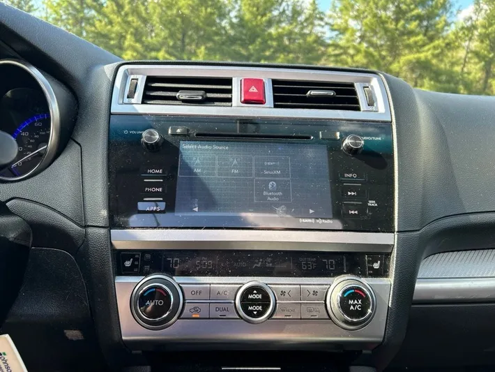 2017 Subaru Outback - view 13