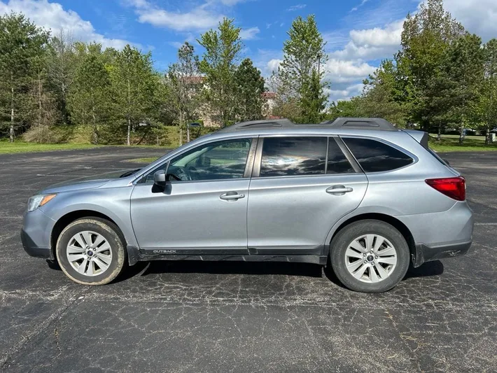 2017 Subaru Outback - view 6