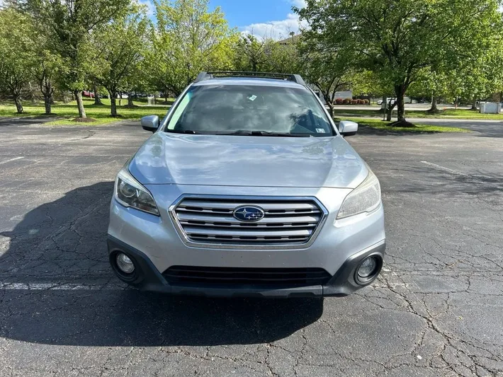 2017 Subaru Outback - view 8