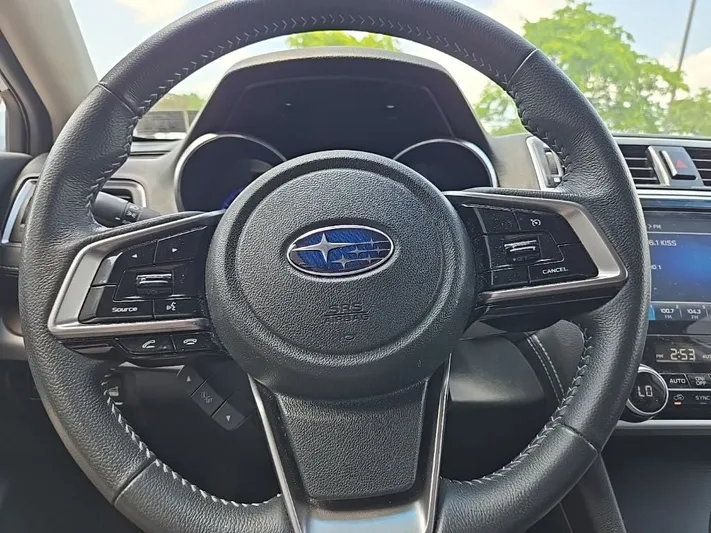 2018 Subaru Outback - view 11
