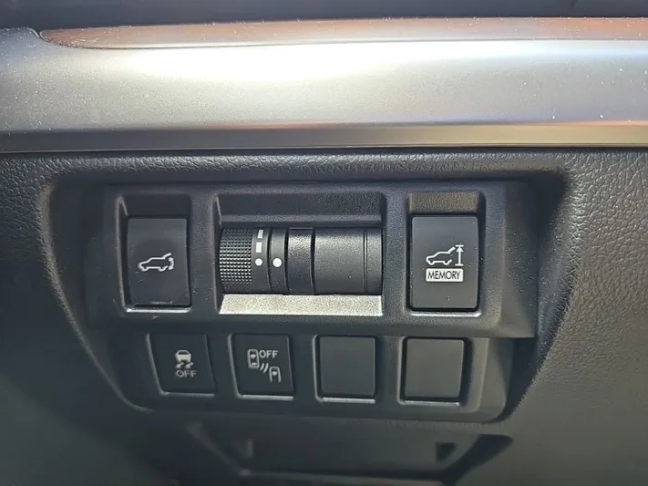 2018 Subaru Outback - view 17