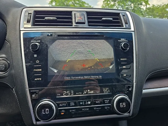 2018 Subaru Outback - view 19