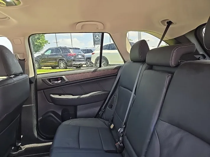 2018 Subaru Outback - view 32