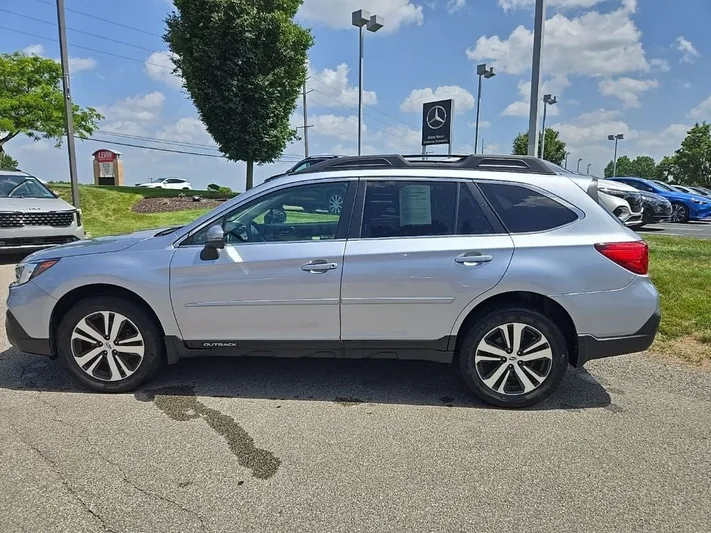 2018 Subaru Outback - view 7