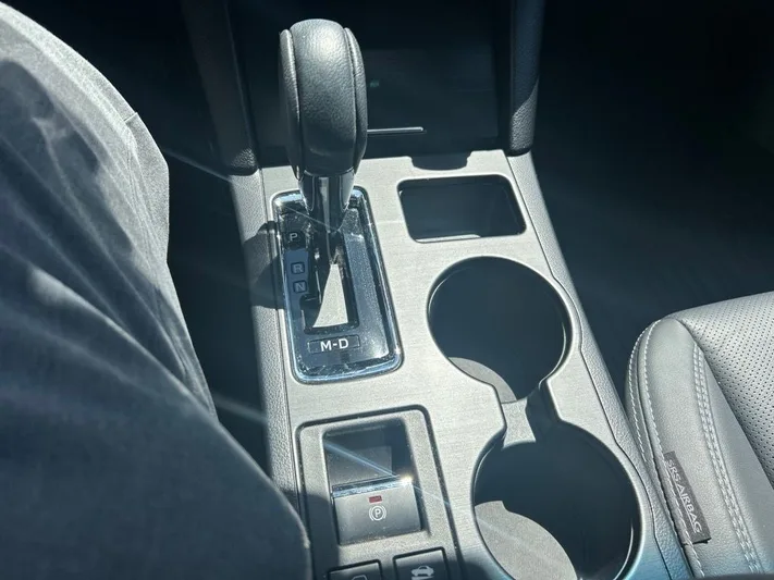 2019 Subaru Outback - view 6