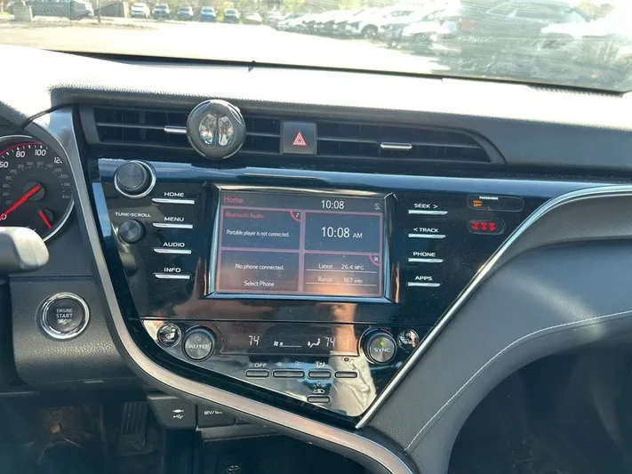 2018 Toyota Camry - view 14