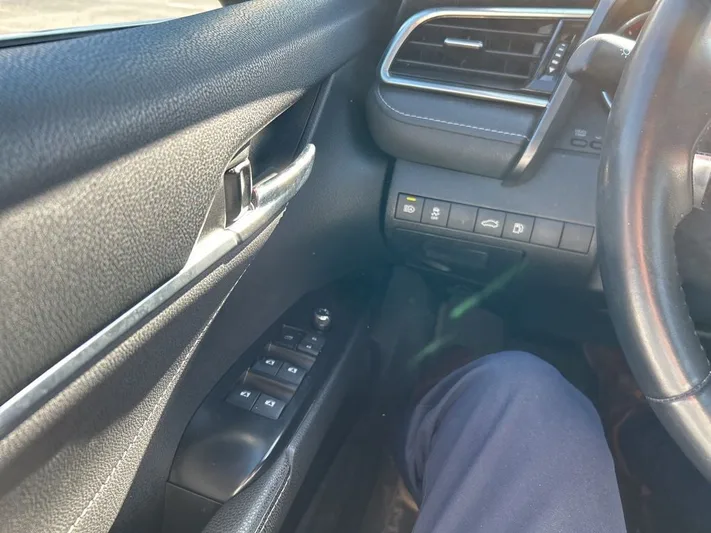 2018 Toyota Camry - view 15