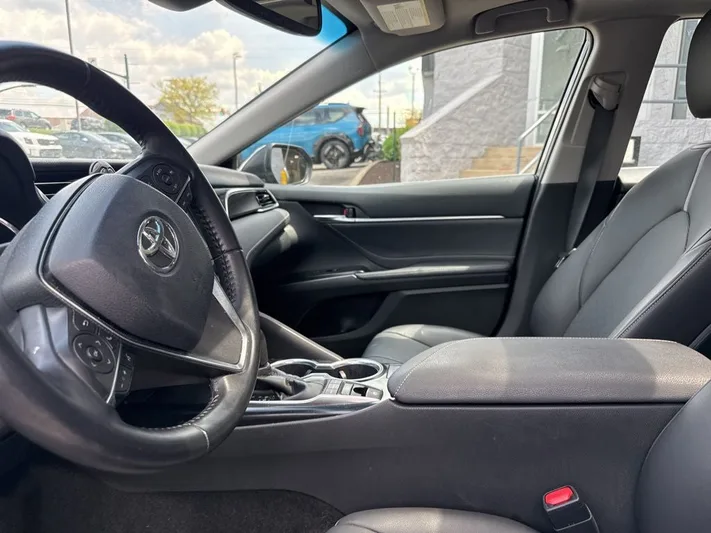 2018 Toyota Camry - view 19