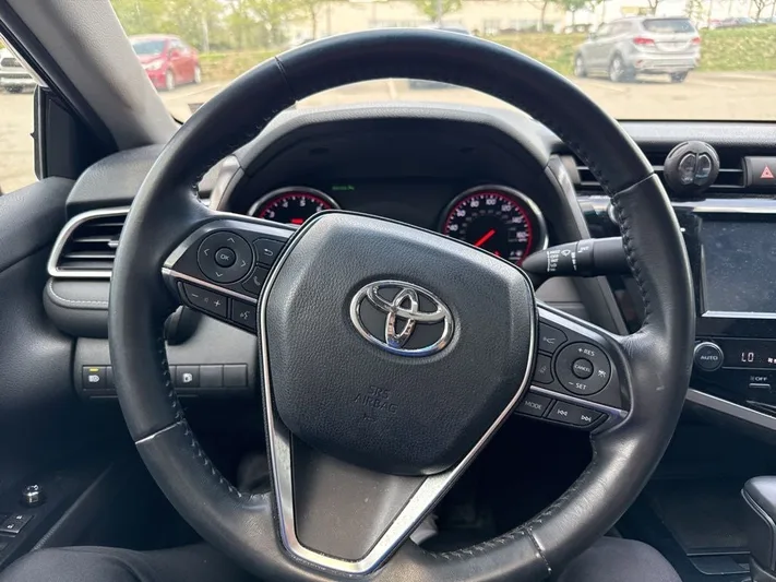 2018 Toyota Camry - view 22