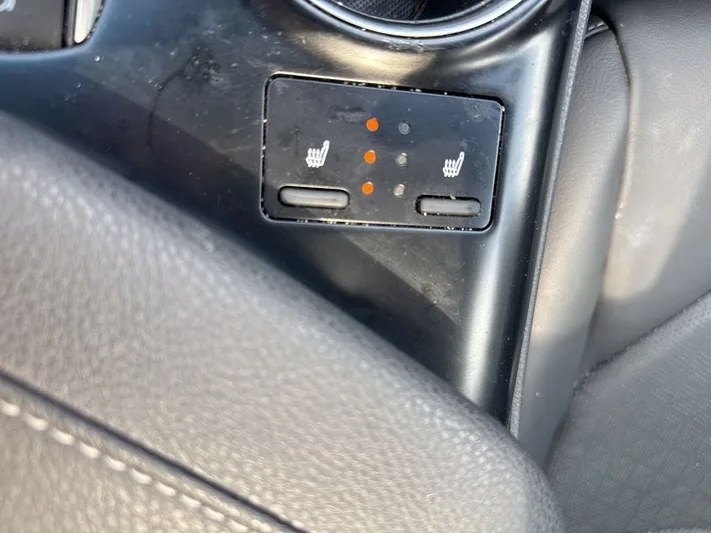 2018 Toyota Camry - view 28