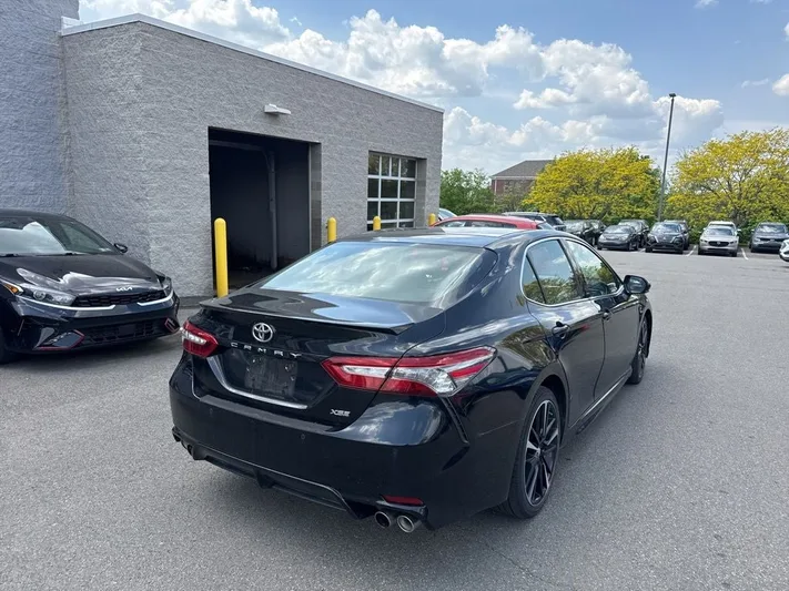 2018 Toyota Camry - view 3
