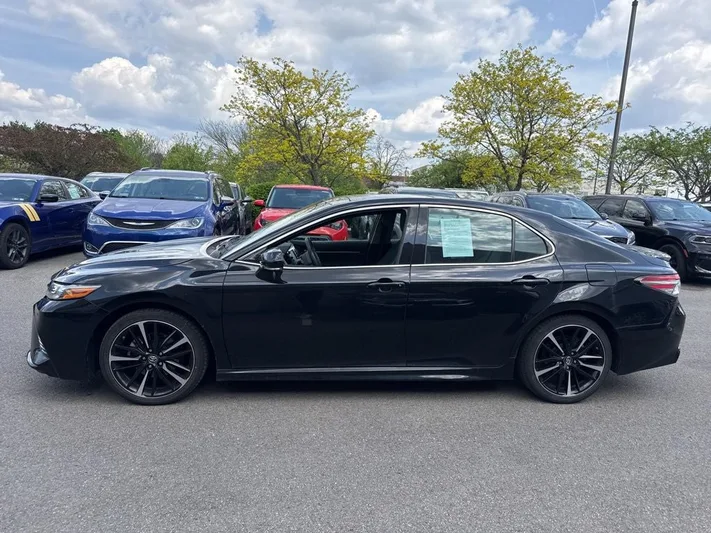 2018 Toyota Camry - view 8